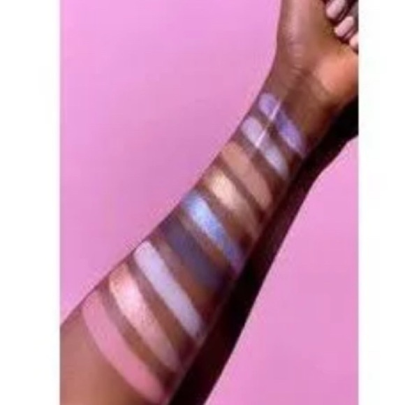 Morphe Eyeshadow Palette - Picture 9 of 13